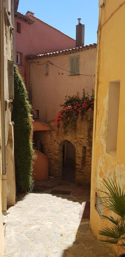 L'Odyssee Provencale, Un Duplex De Charme De 2 Chambres Au Pied Du Village Medieval De Bormes-Les-Mimosas, Offrant Des Prestations Haut De Gamme Et Une Superbe Vue Sur Le Massif Des Maures Екстериор снимка