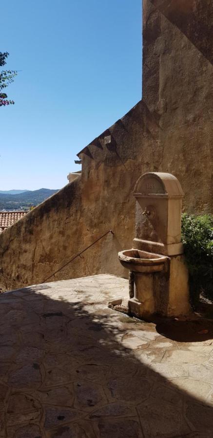 L'Odyssee Provencale, Un Duplex De Charme De 2 Chambres Au Pied Du Village Medieval De Bormes-Les-Mimosas, Offrant Des Prestations Haut De Gamme Et Une Superbe Vue Sur Le Massif Des Maures Екстериор снимка
